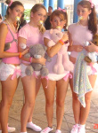 18 to 19 horny school girls